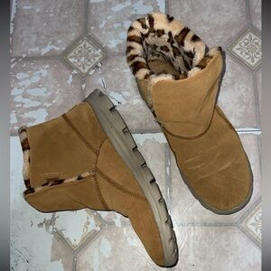 Skechers suede booties